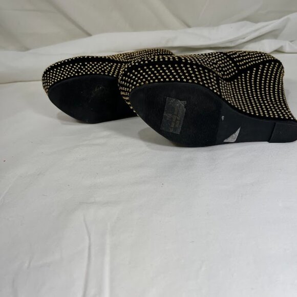 Posh Studded Wedges - Black and Gold - Size 7.5 - Picture 8 of 9